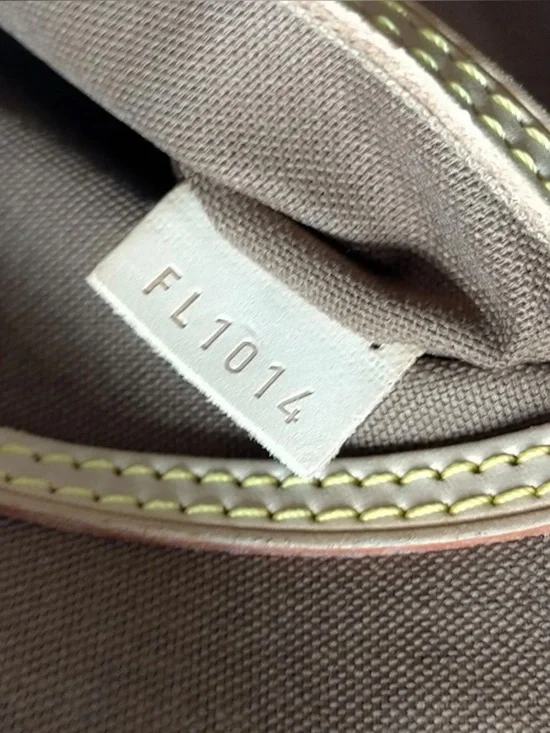 ✨🛍️ Louis Vuitton Monogram Alma Handbag - Picture 8 of 8